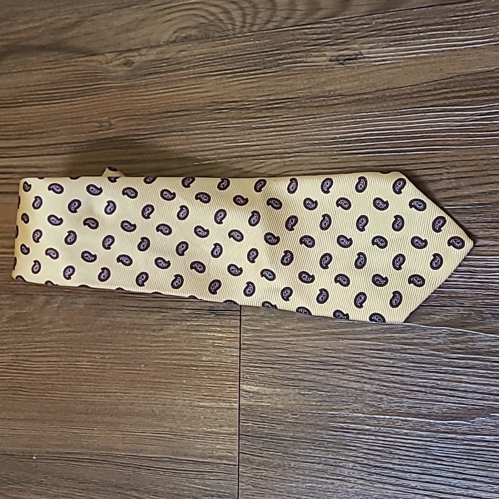 Ralph Lauren Gold and Black‎ Paisley Tie used good condition
